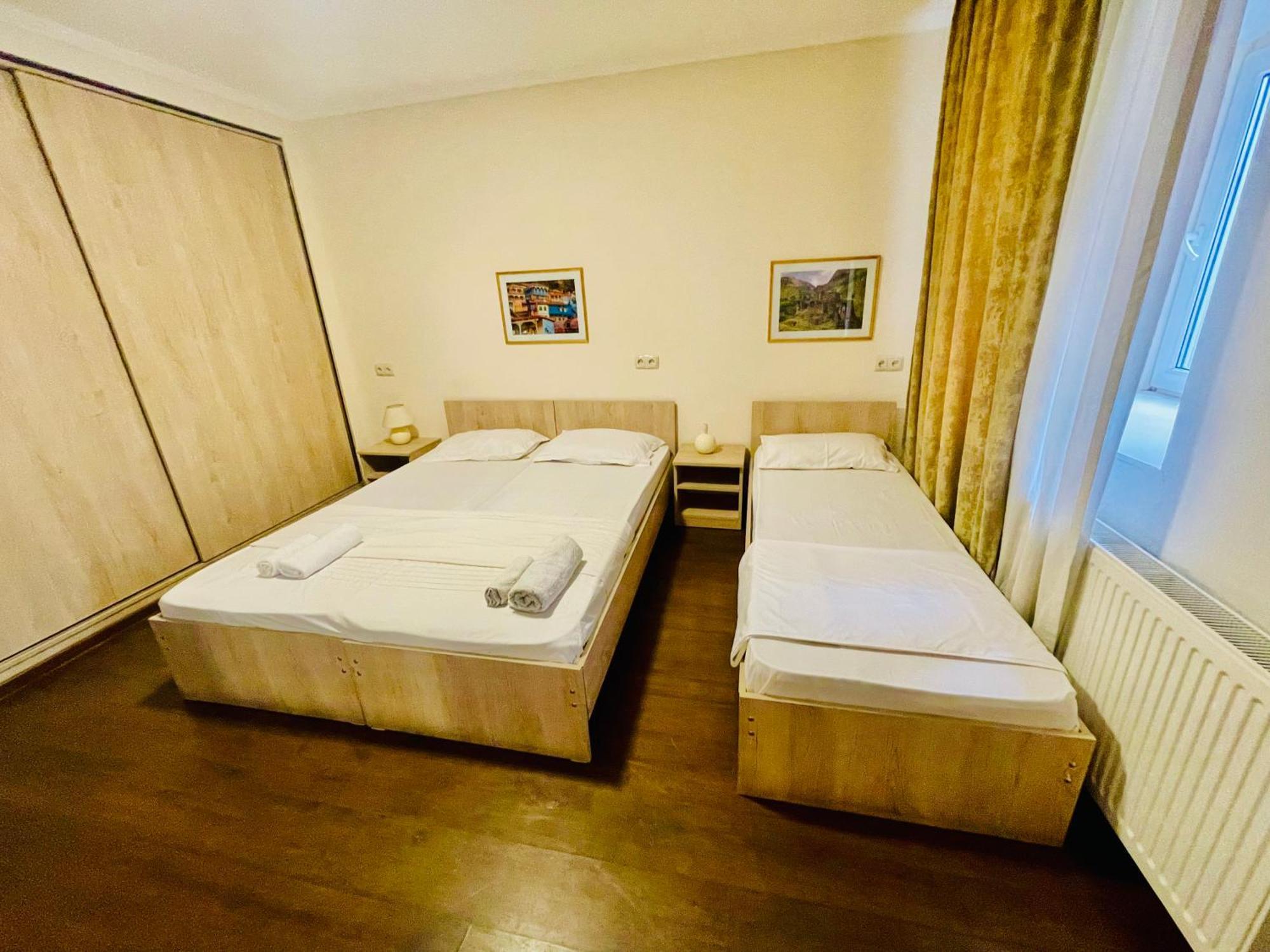 Bon Voyage Hostel Tbilisi Luaran gambar