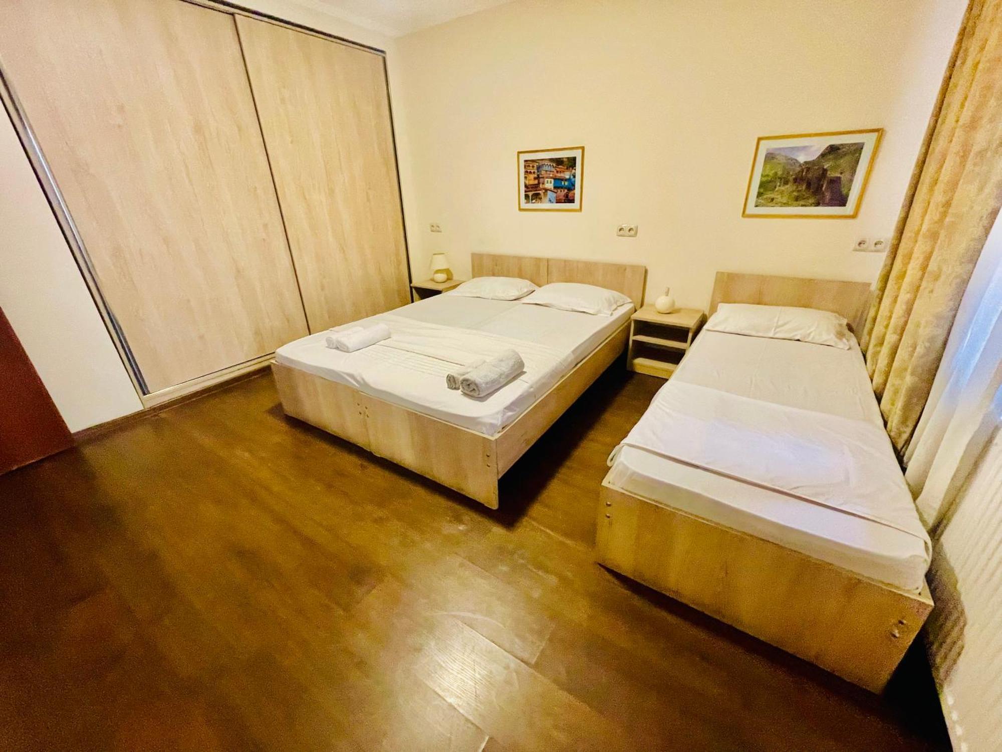 Bon Voyage Hostel Tbilisi Luaran gambar