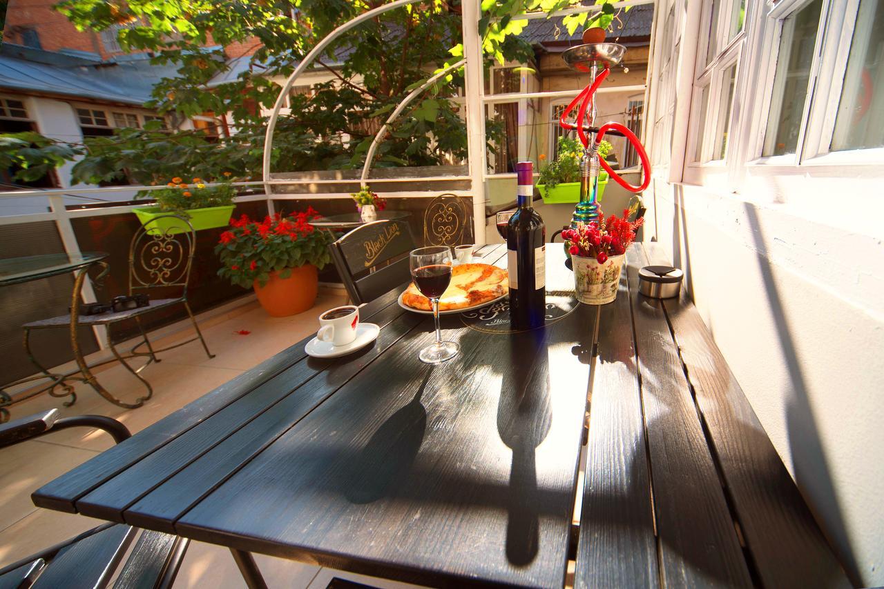 Bon Voyage Hostel Tbilisi Luaran gambar