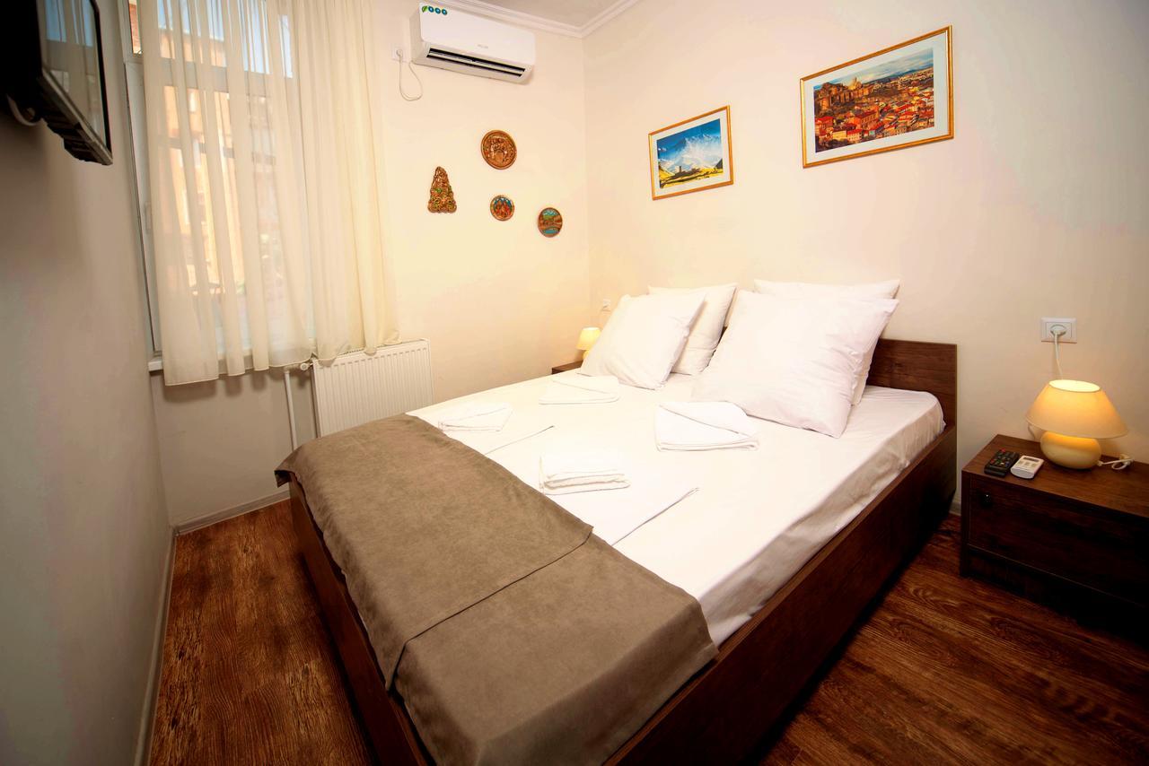 Bon Voyage Hostel Tbilisi Luaran gambar