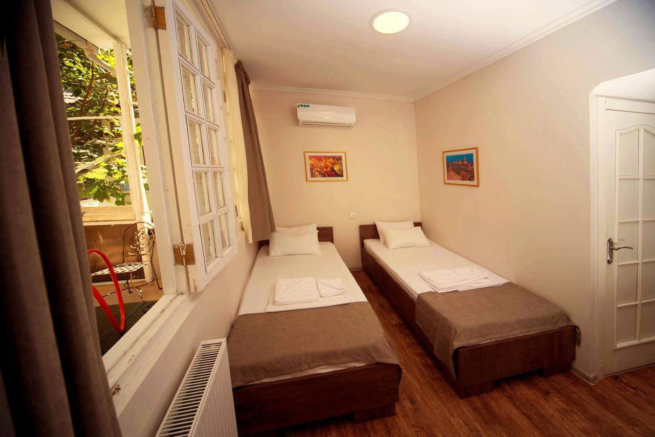 Bon Voyage Hostel Tbilisi Luaran gambar