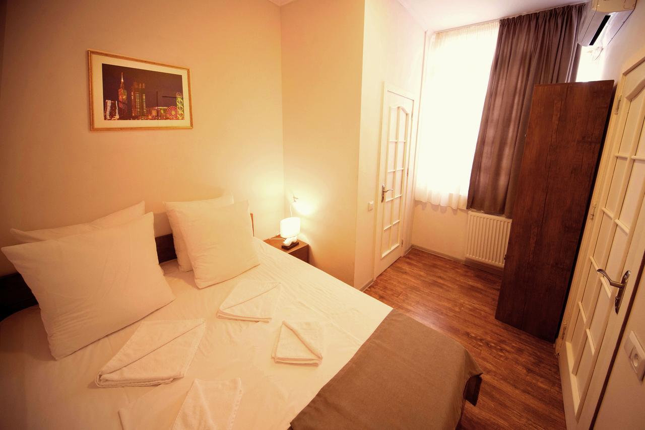 Bon Voyage Hostel Tbilisi Luaran gambar