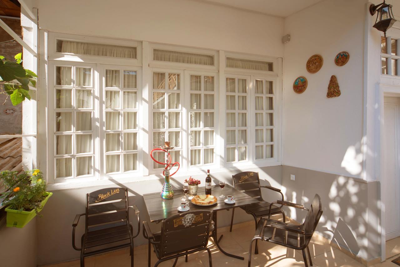 Bon Voyage Hostel Tbilisi Luaran gambar