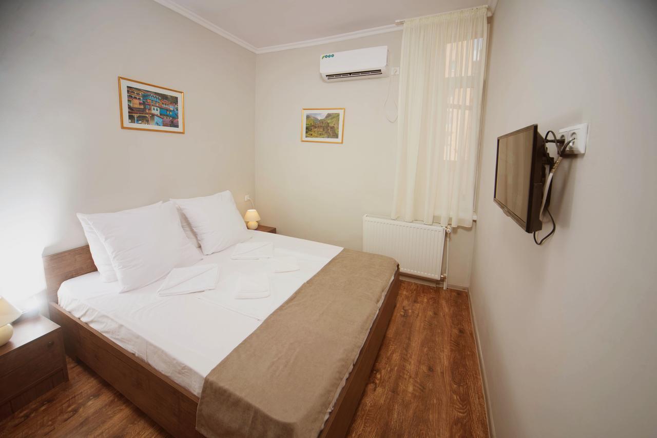 Bon Voyage Hostel Tbilisi Luaran gambar