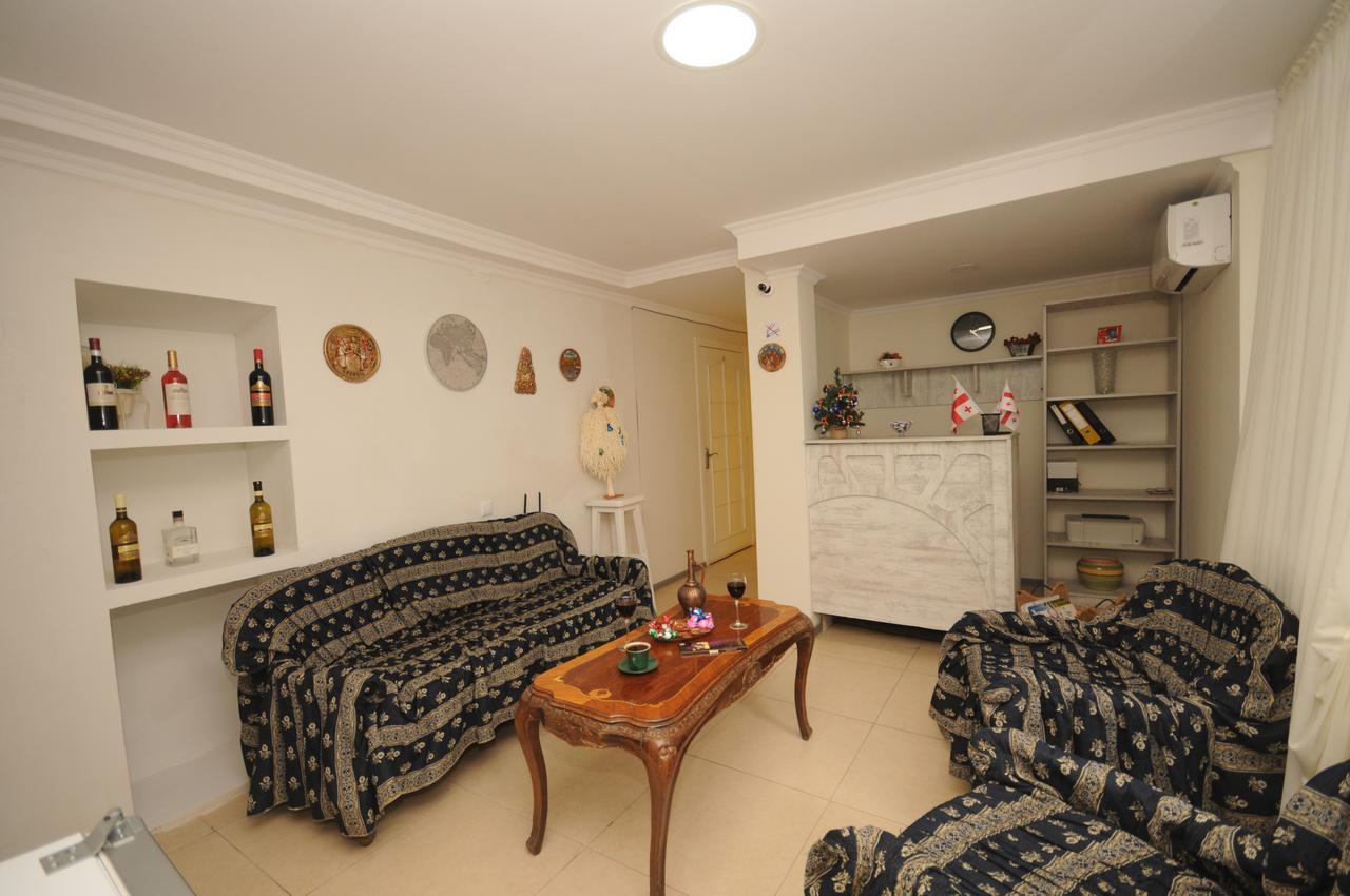 Bon Voyage Hostel Tbilisi Luaran gambar