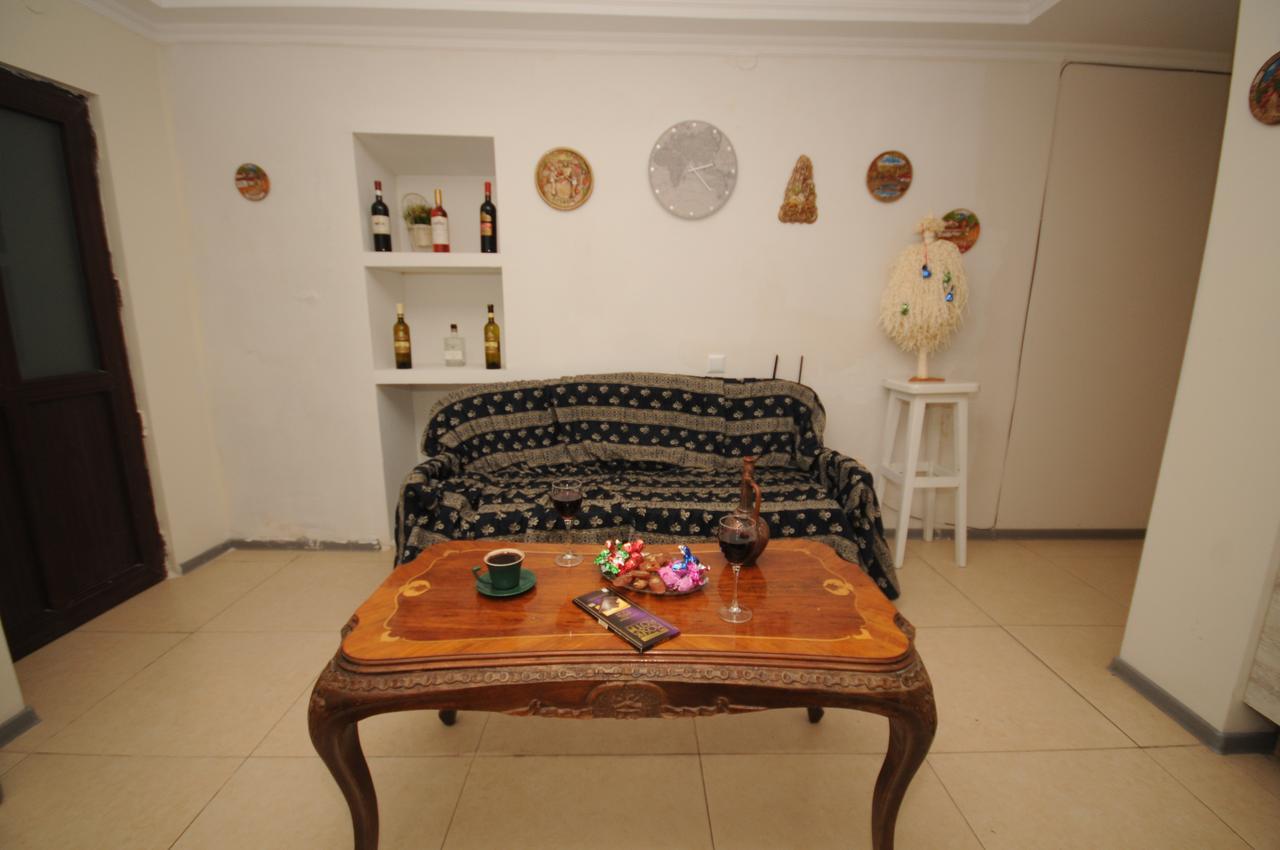 Bon Voyage Hostel Tbilisi Luaran gambar